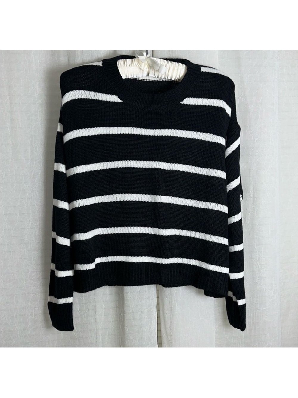 SHEIN XS Black White Classic Horizontal Stripe Boxy Relaxed Fit Crew Sweater